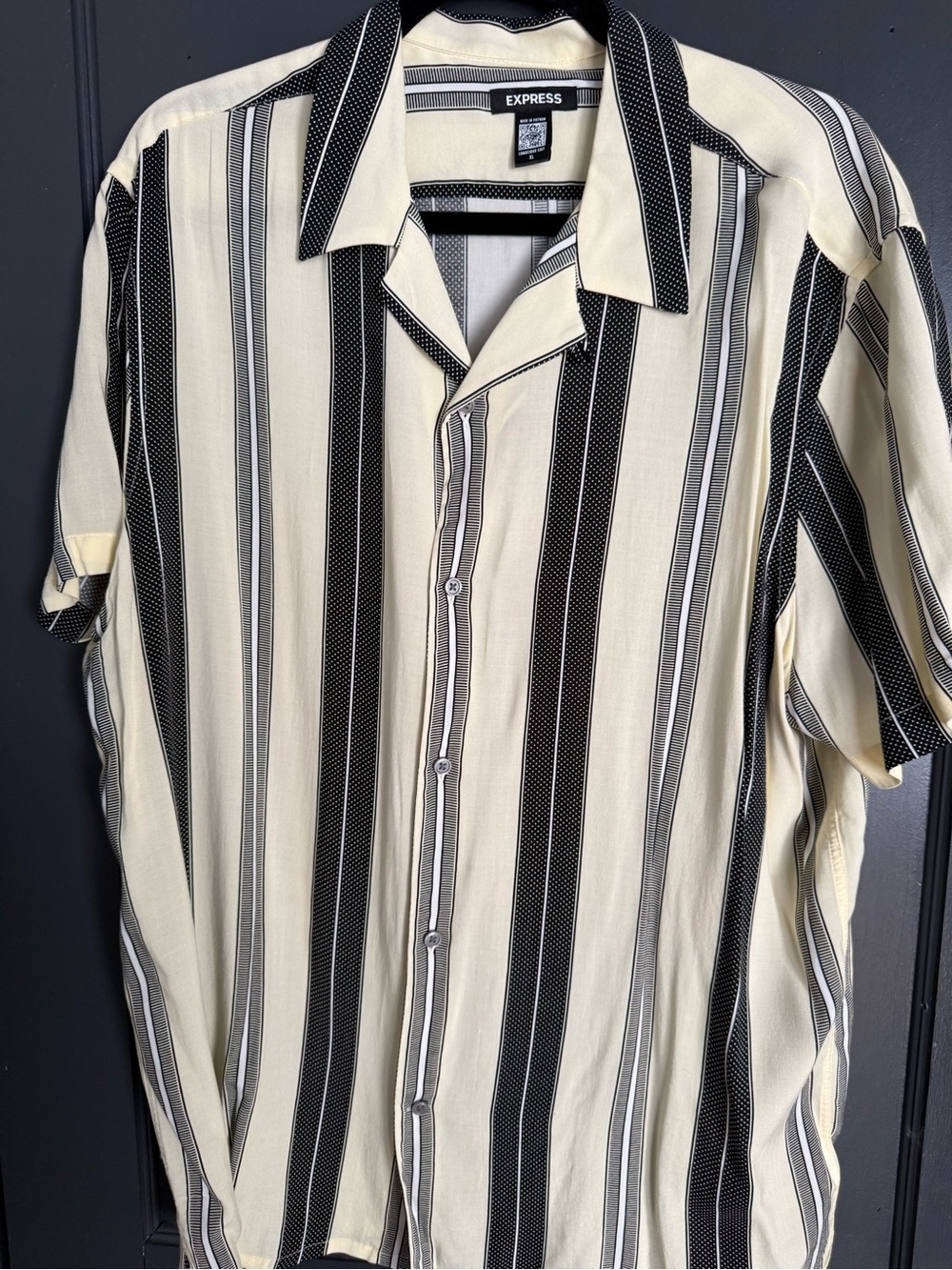 Express Men’s Short Sleeve Button-Up Shirt in Cream & Black Stripe